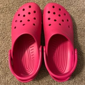 hot pink crocs